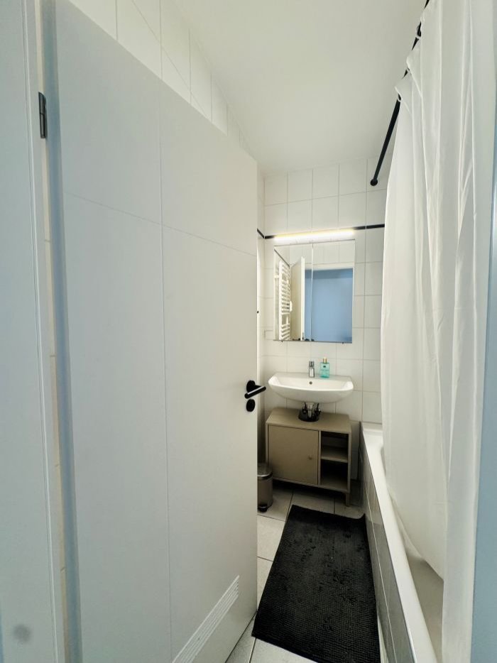 Sonnige Wohnung- Bachstrasse am Brahmsplatz