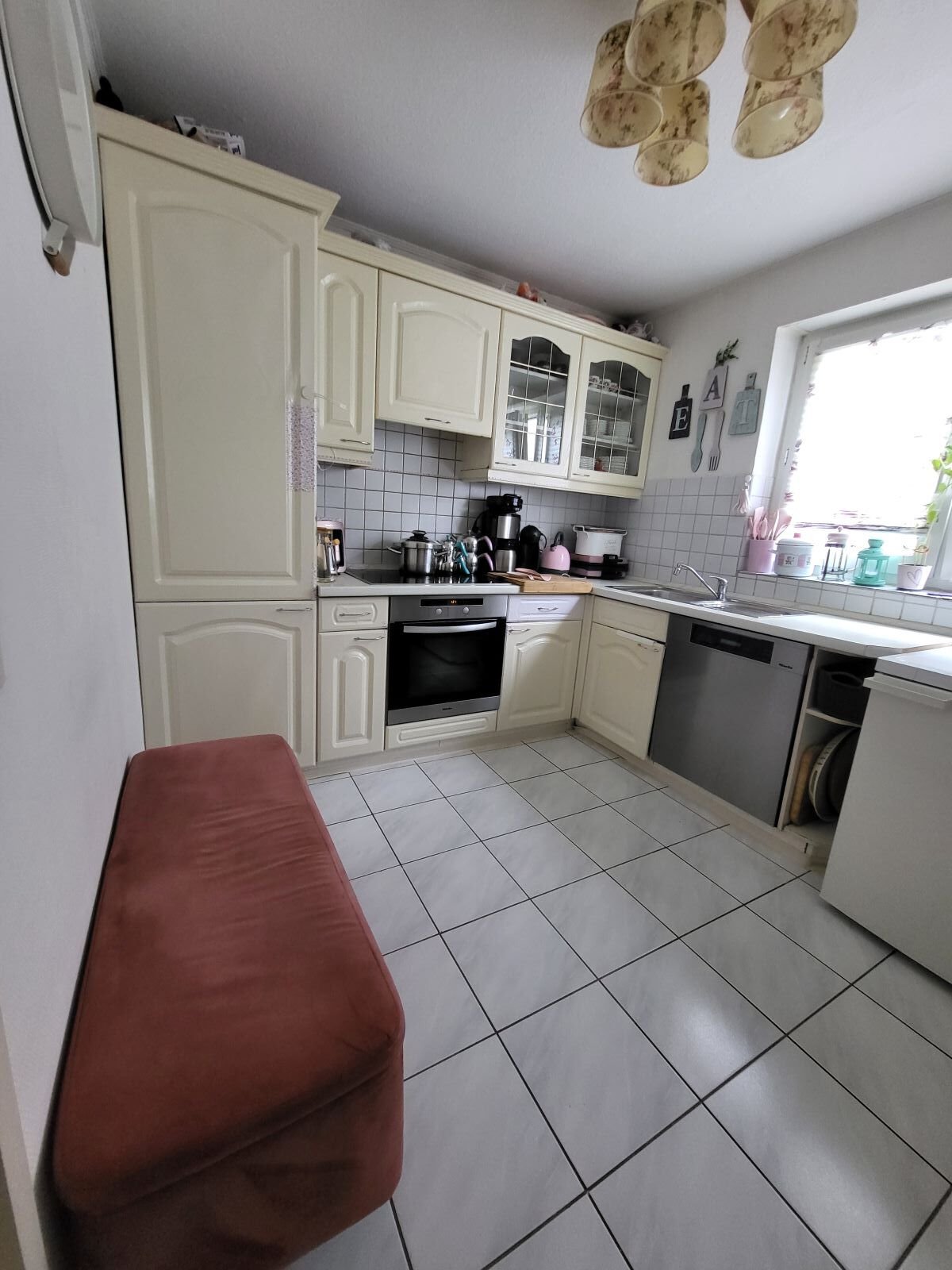 Helle Souterrain-Wohnung in einem schönen Wohngebiet.