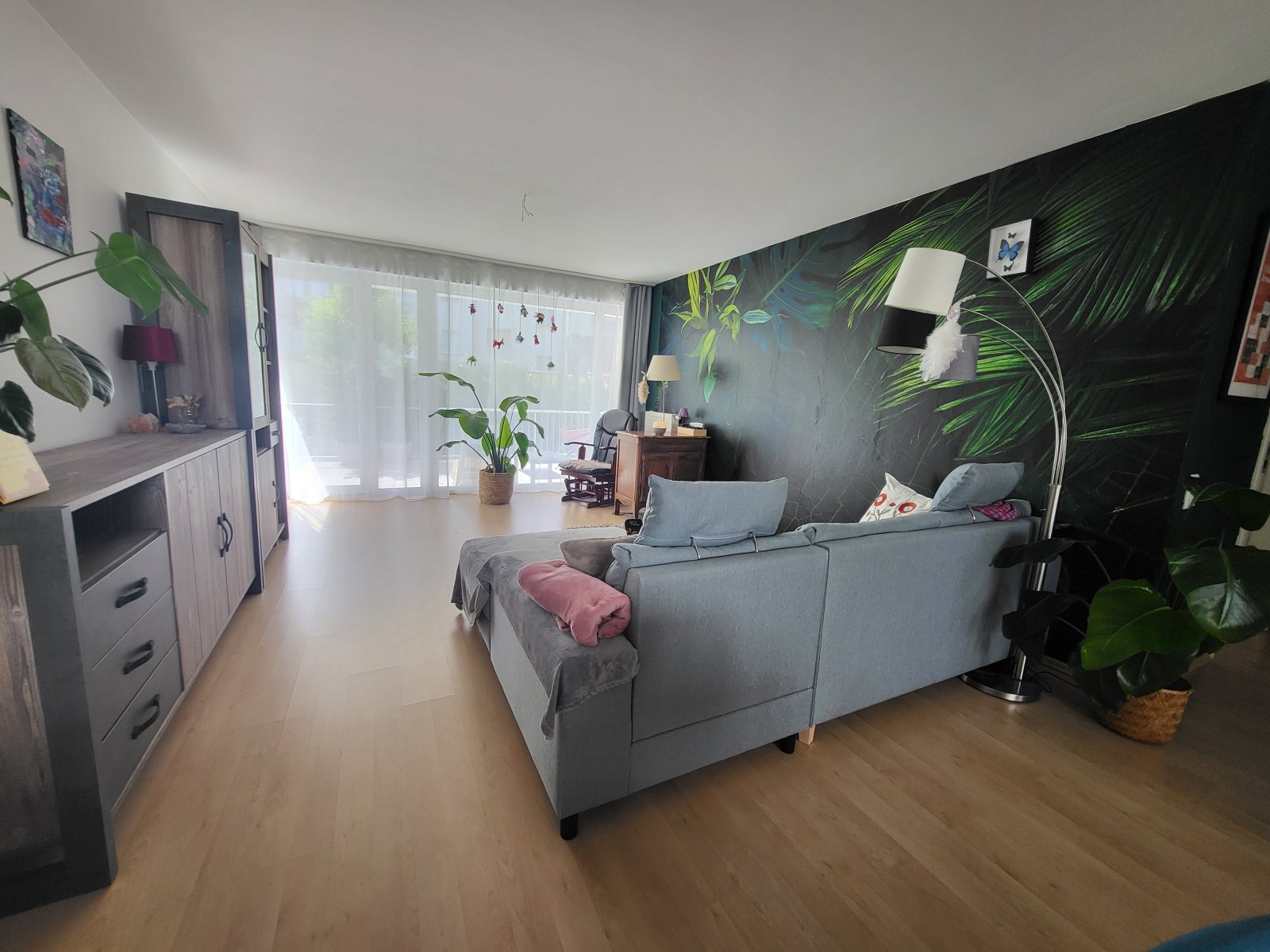 * Bachstrasse * Attraktive Hochparterrewohnung mit EBK und ca. 30 m² großer Südterrasse