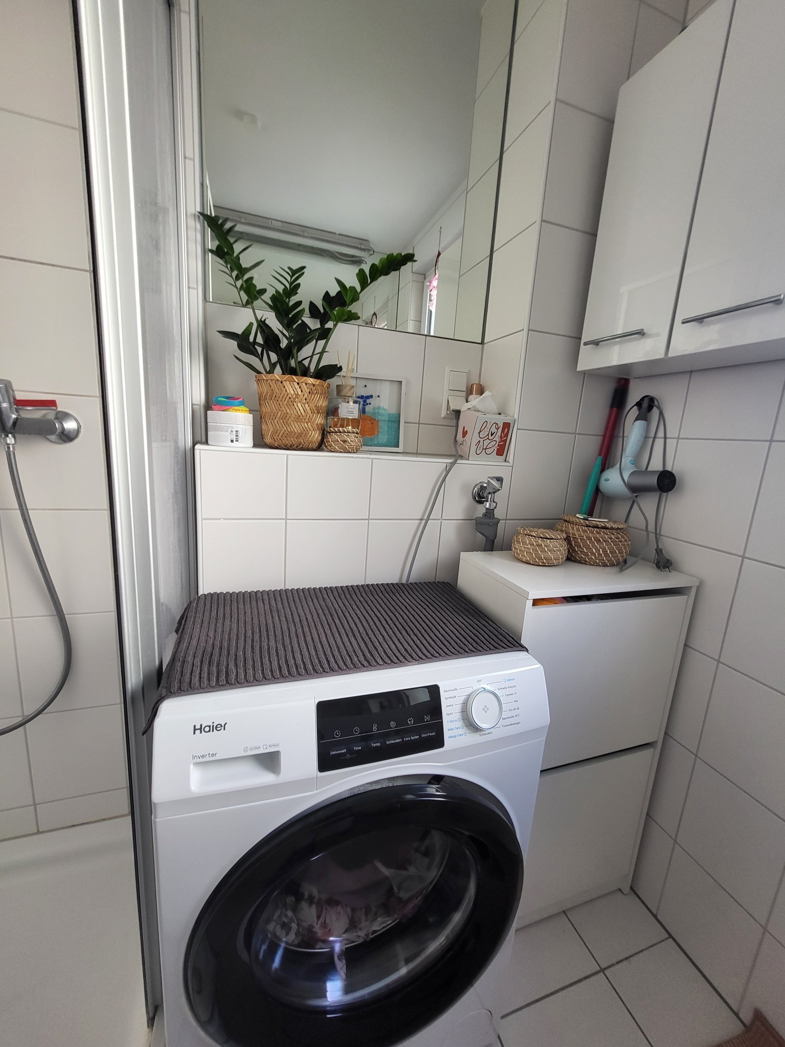 * Bachstrasse * Attraktive Hochparterrewohnung mit EBK und ca. 30 m² großer Südterrasse