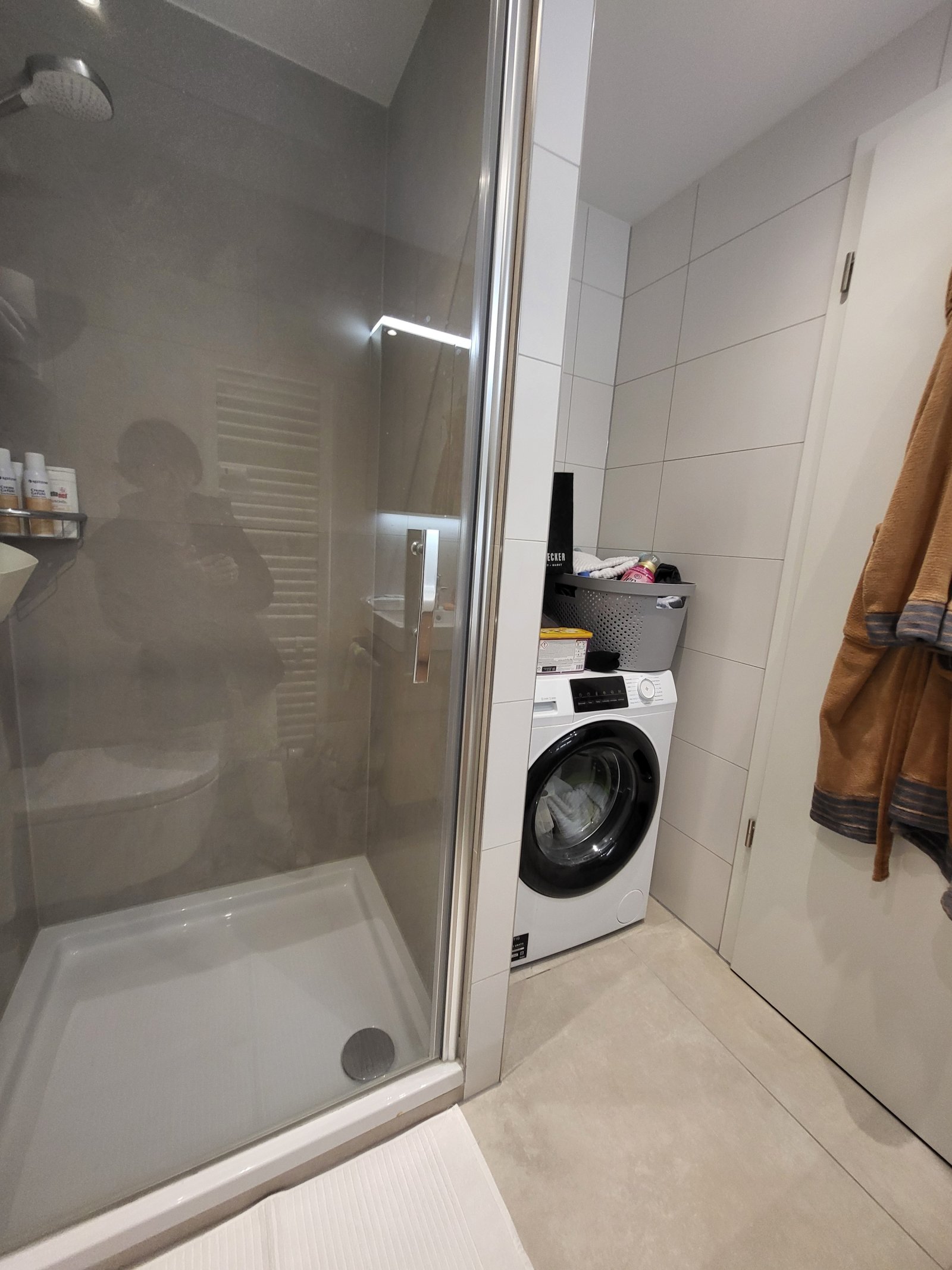 Exklusiv und hochwertig möbliertes Apartment nähe Kaiserstrasse